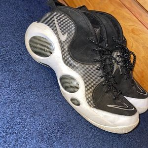 Basketball shoes